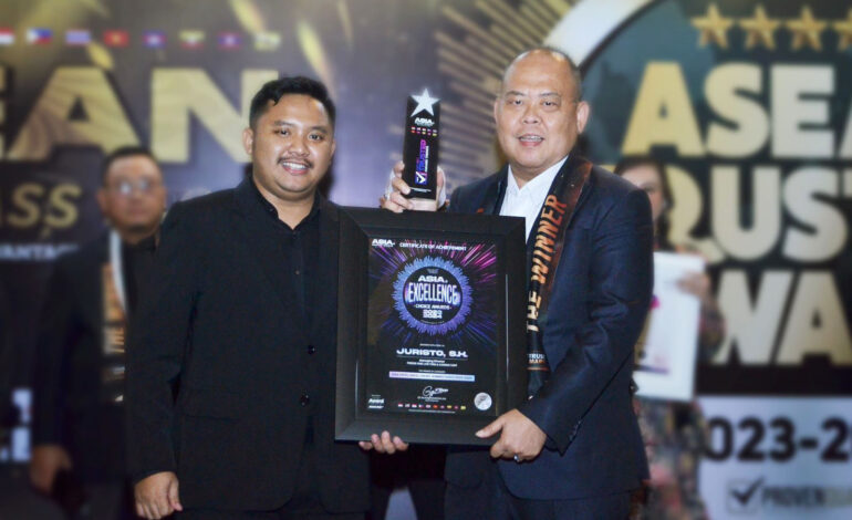 Founder of Presisi One Law Firm Juristo, SH Honored with ASEAN TRUSTED AWARD 2023