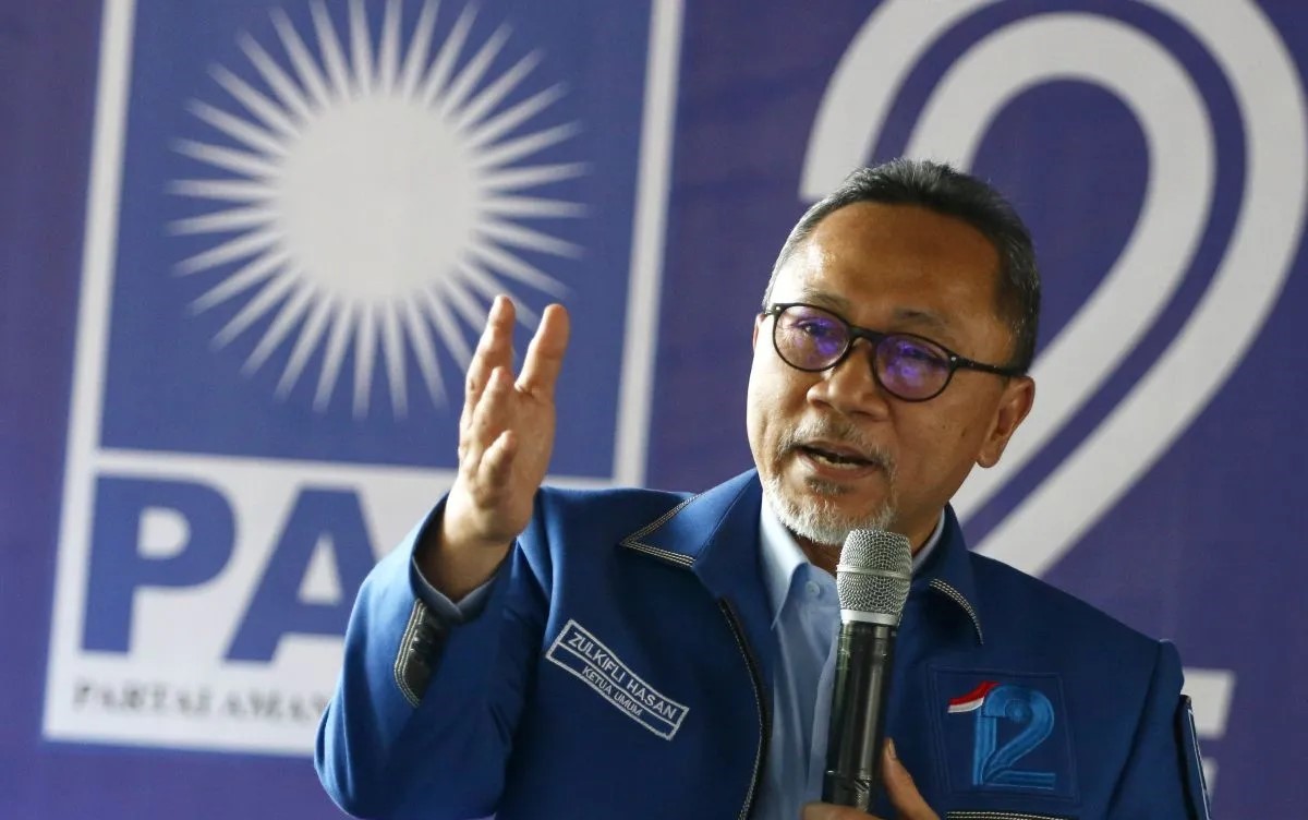 Trade Minister Zulkifli Hasan Rejects Ban on 24-Hour Opening for Madura Food Stalls